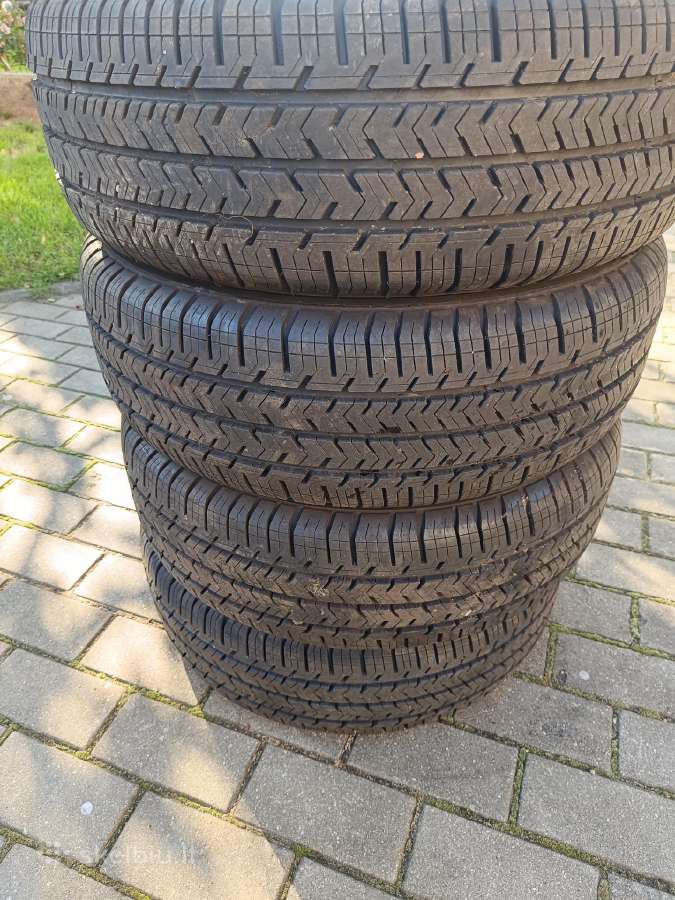 Parduodu Michelin padangas 215/60 R17c