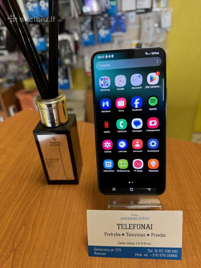 Samsung S22 /black/ 128gb Su Garantija