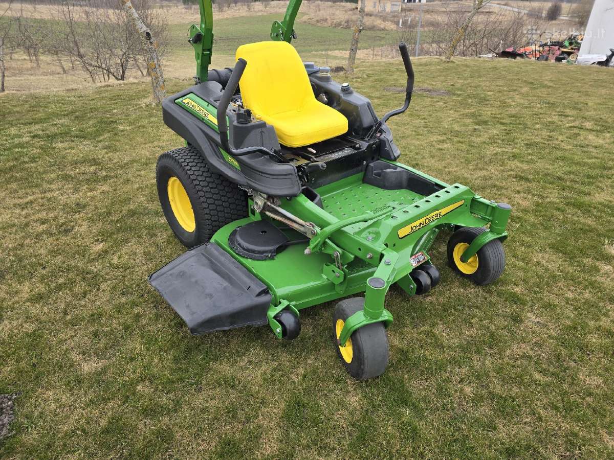 John Deere z915b