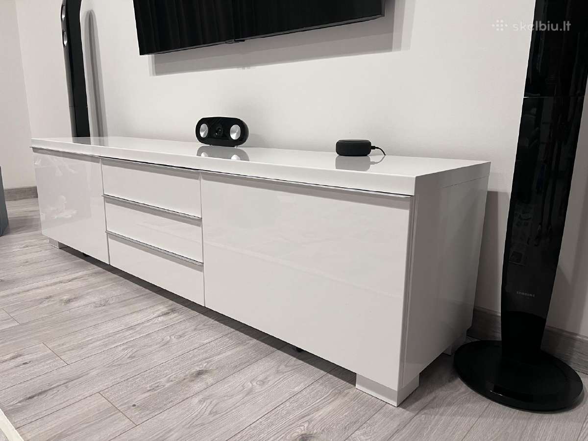 Parduodama Ikea TV spintelė