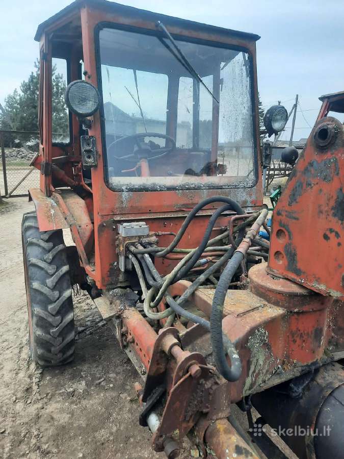 T-16 su krautuvu dalimis