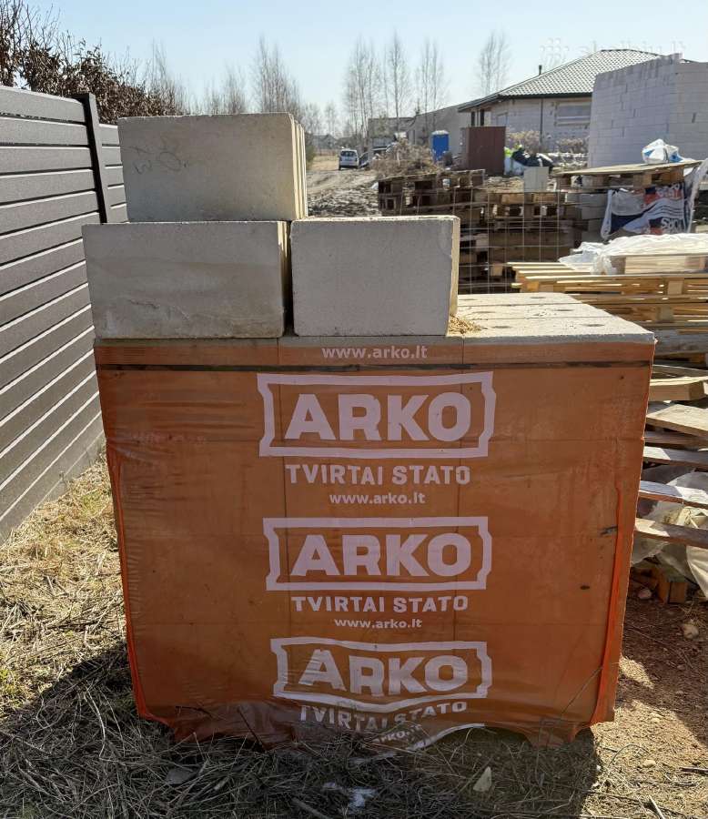Arko blokeliai 24