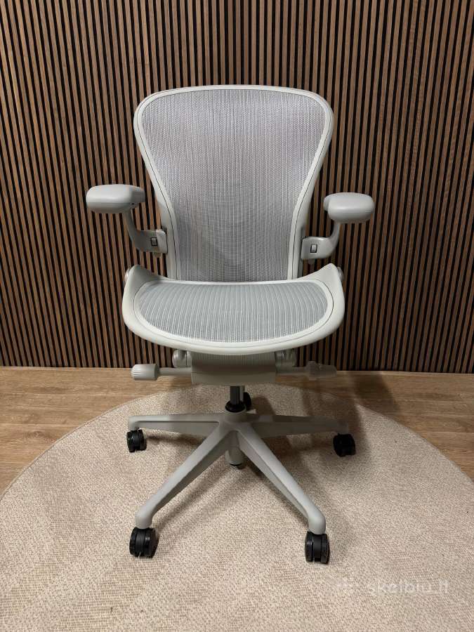 Herman Miller Aeron Remastered Mineral