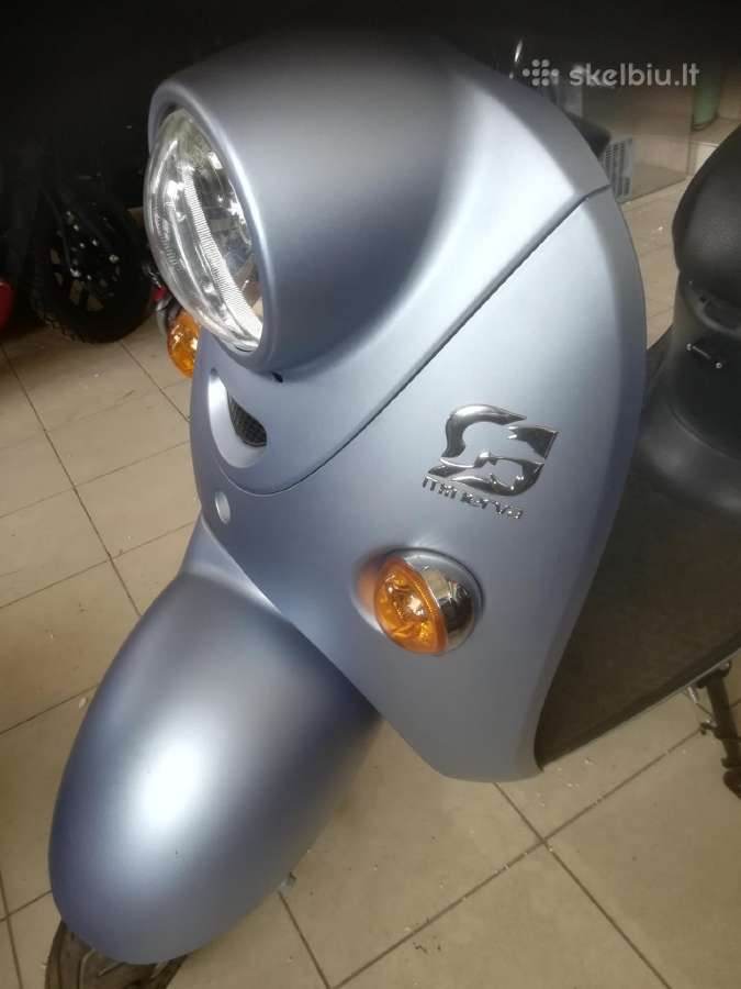 Naujas elektrinis motoroleris Minerva - nuotraukos Nr. 6