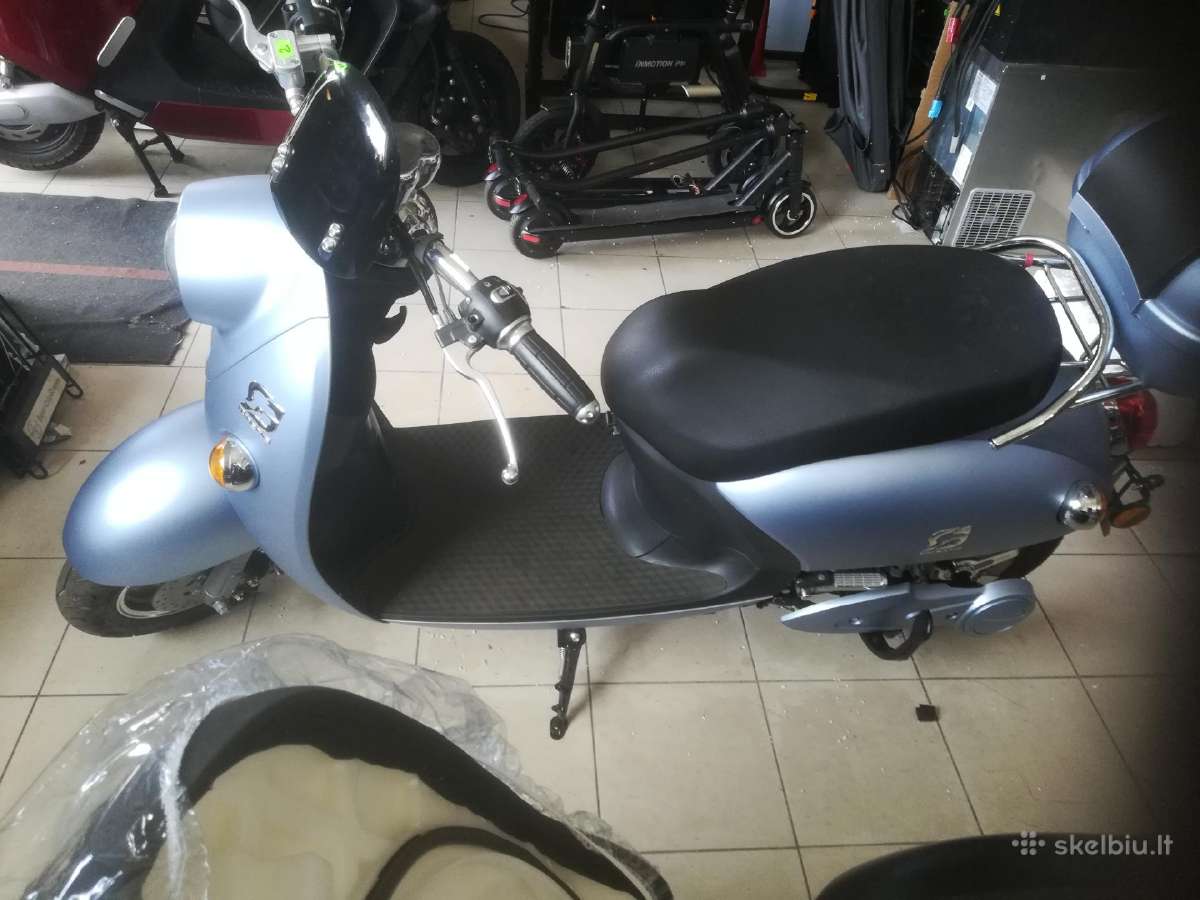 Naujas elektrinis motoroleris Minerva - nuotraukos Nr. 7