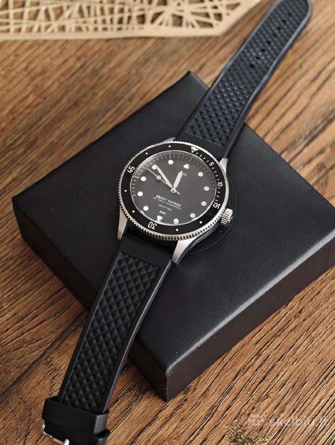 Av86 About Vintage 1926 At Sea 200m diver