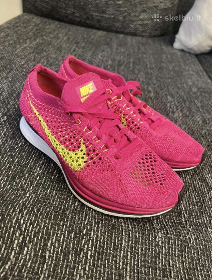 Nike batai