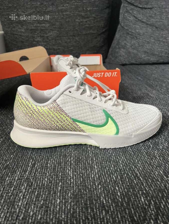 Nike batai