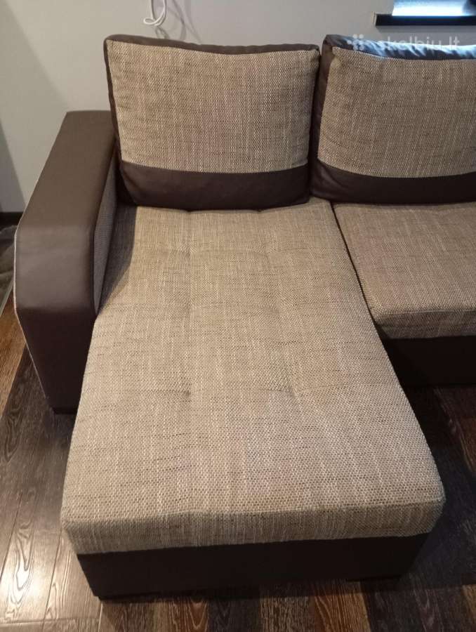 Kampas geros būklės, kaina derinama.