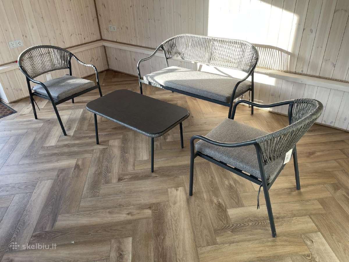 Lauko baldai beveik nauji komplektas su staliuku