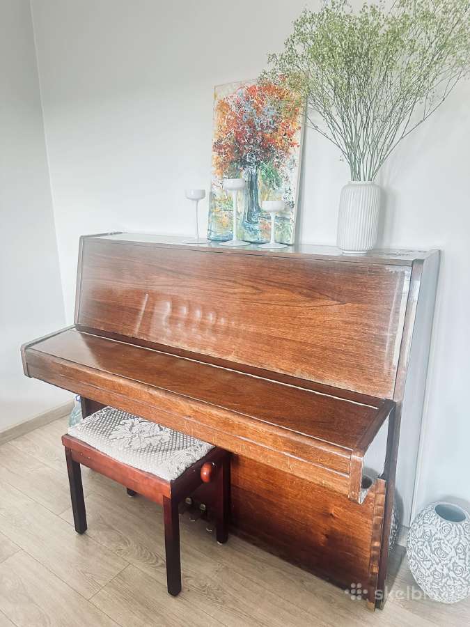 Parduodu pianiną su kėdute - nuotraukos Nr. 2
