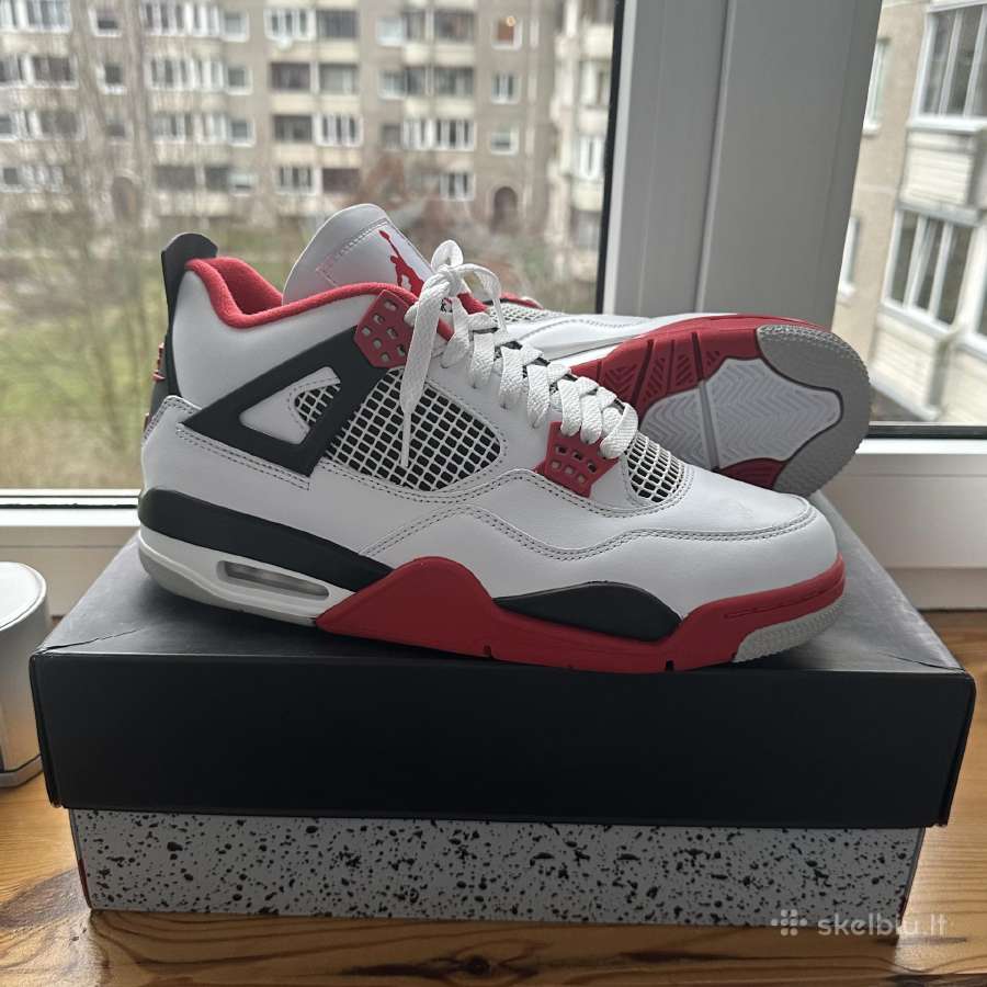Jordan 4 batai