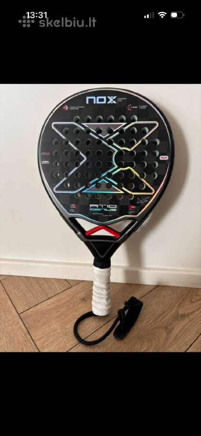 Nox At18 padelio rakete