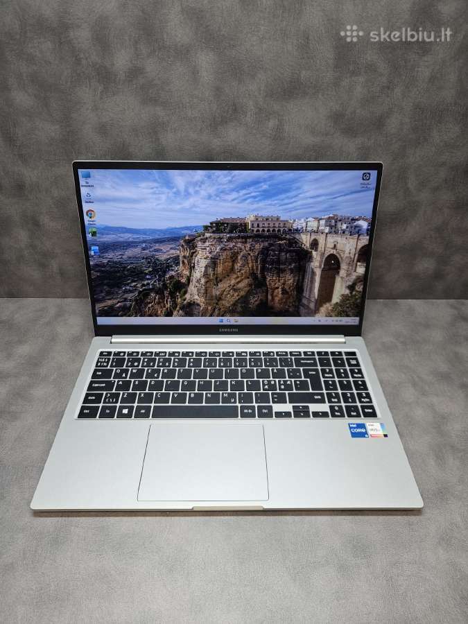 Samsung/15.6" Fhd/i5-1135g7/8ram/256ssd