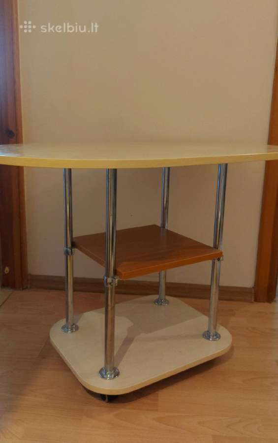 Puikios būklės, aukštas staliukas ant ratukų