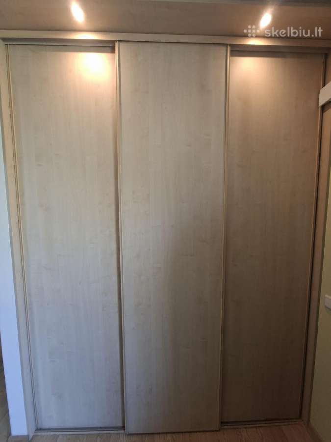 Parduodama integruota trijų dalių ,gerai išsaugota