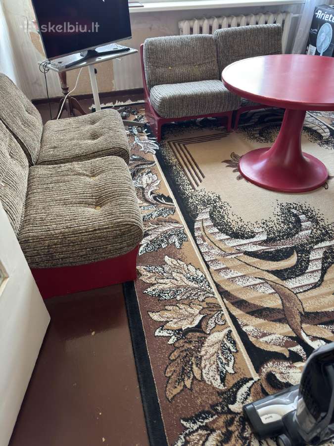 Sovietiniai plastikiniai baldai ir stalas, sekcija