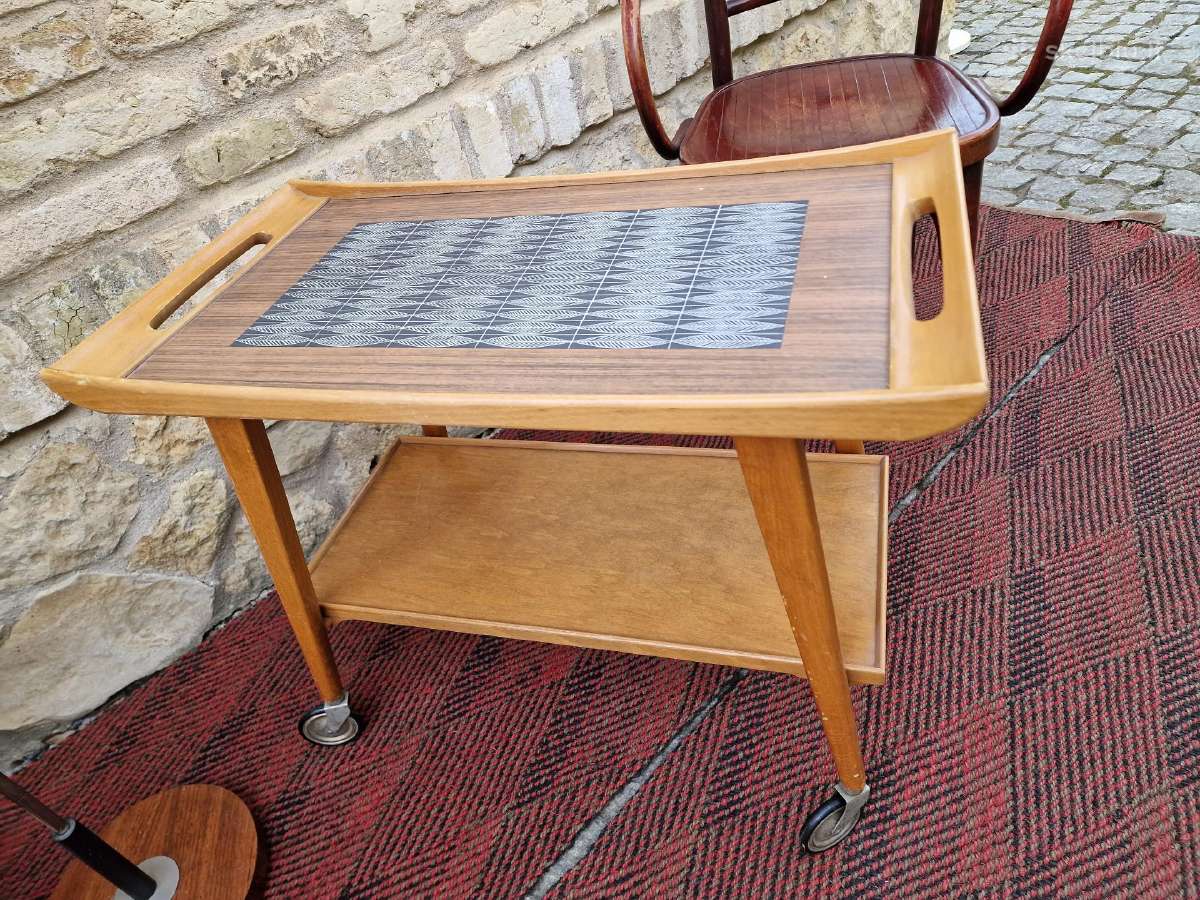 Vintažinis mid century serviravimo staliukas