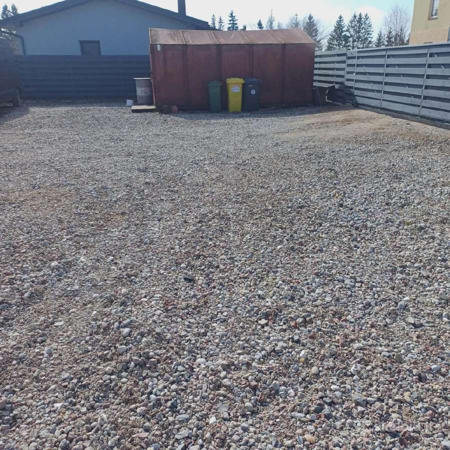 Garažas 12aru sklype yra vietos statyti namui - nuotraukos Nr. 4