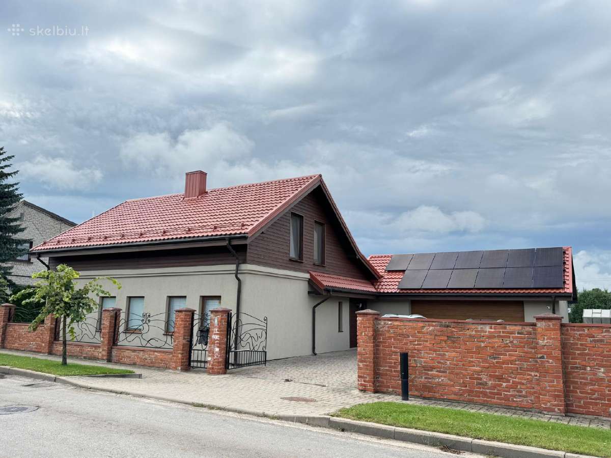 Parduodamas namas miesto centre