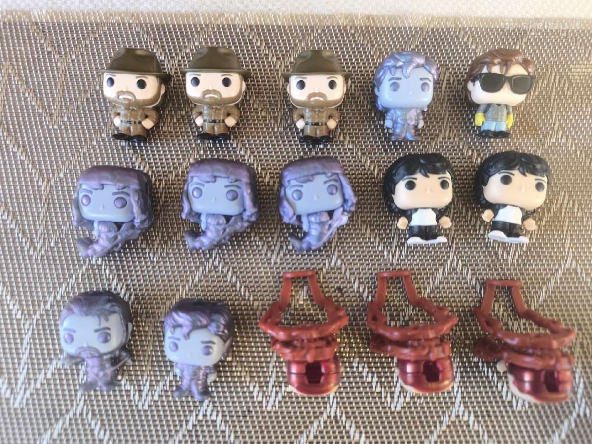 Kinder joy .Stranger things figurėlės.