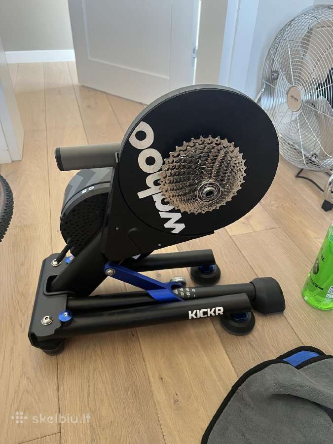 Išmanusis dviračio treniruoklis Wahoo Kickr v5