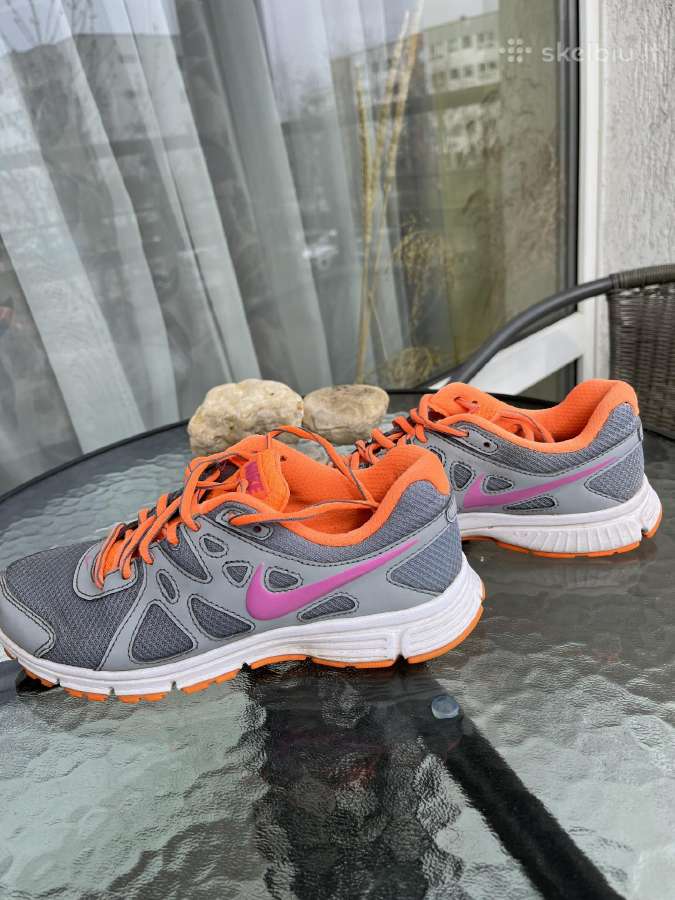 2 Nike originalūs kedai 37.5 ir 38 dydžio geri