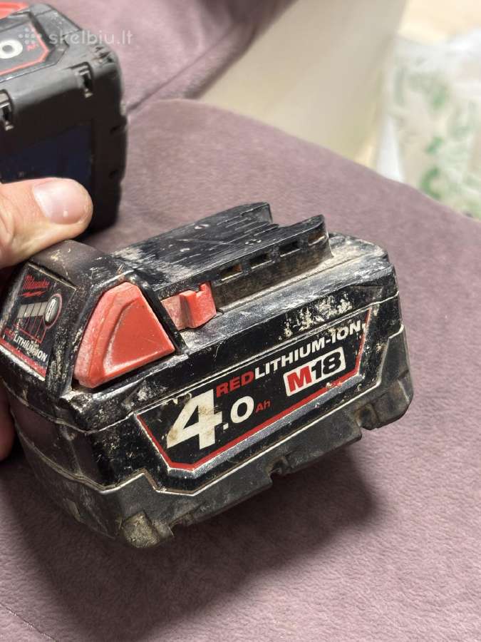 Milwaukee m18 4ah su defektu baterija