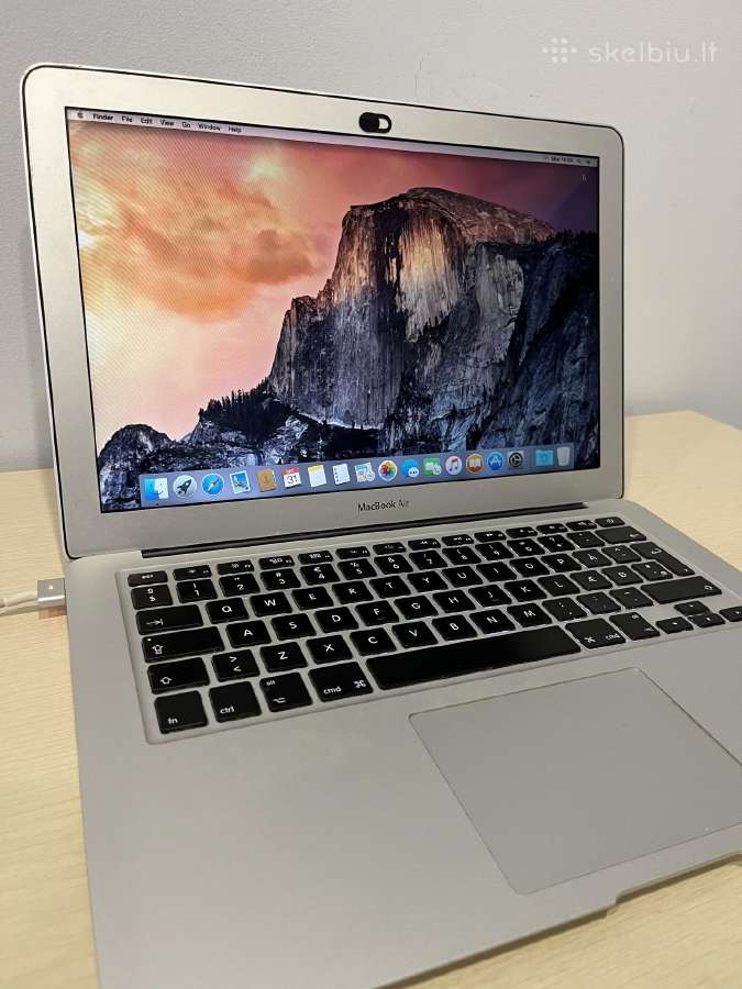 Apple MacBook Air 13 Early (2015)