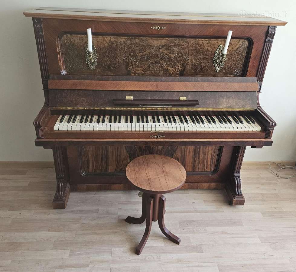 Antikvarinis pianinas