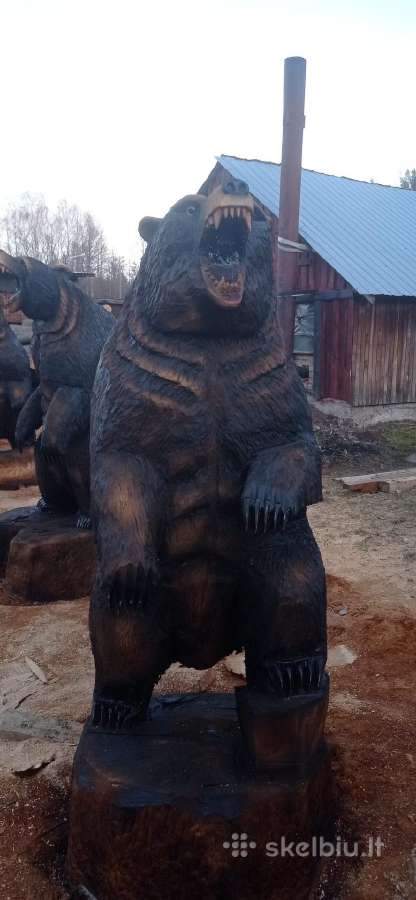 Ąžuolinės meškos skulptūros