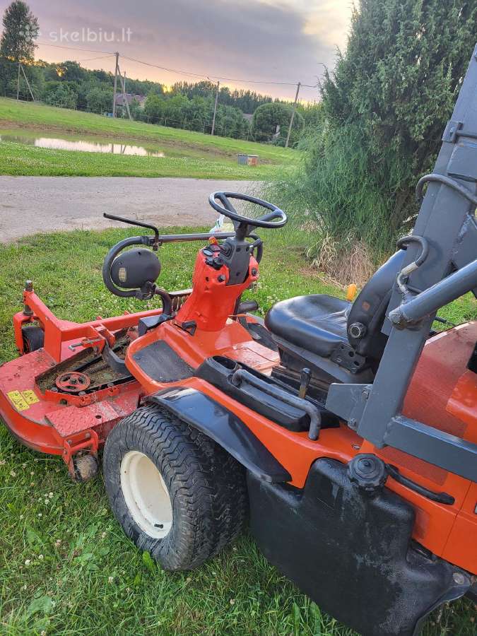 Parduodama žoliapjovė Kubota - nuotraukos Nr. 3