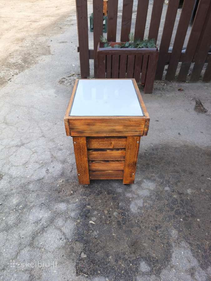 Šiukšlių dėžės suoliukas
