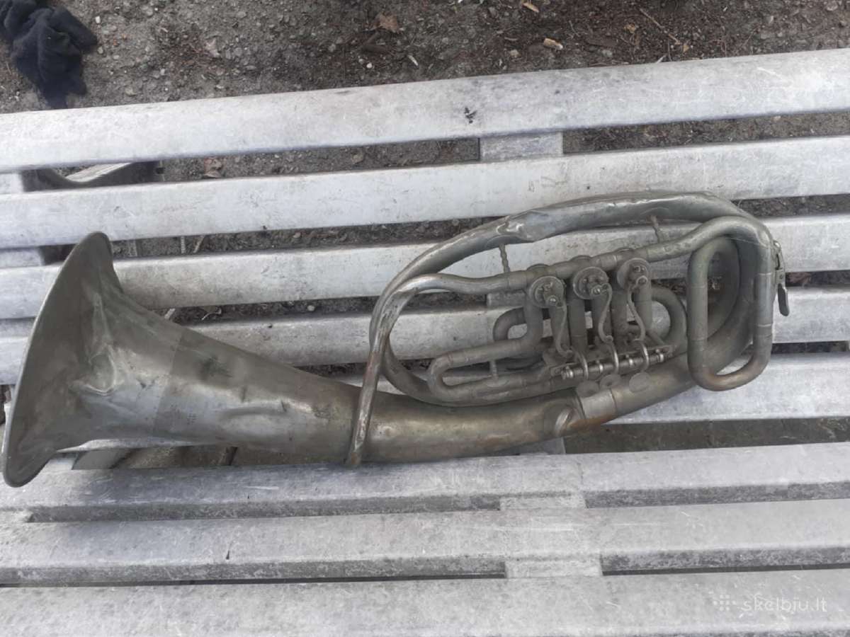 Varynis antikvarinis muzikinis instrumentas