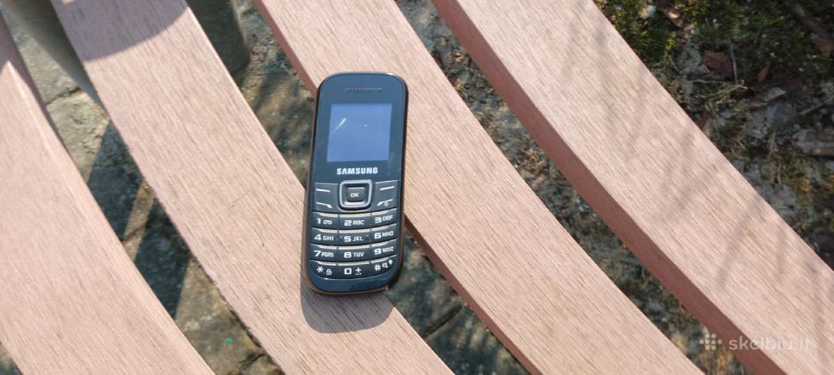 Parduodu telefonus siunčiu paštu Lp express
