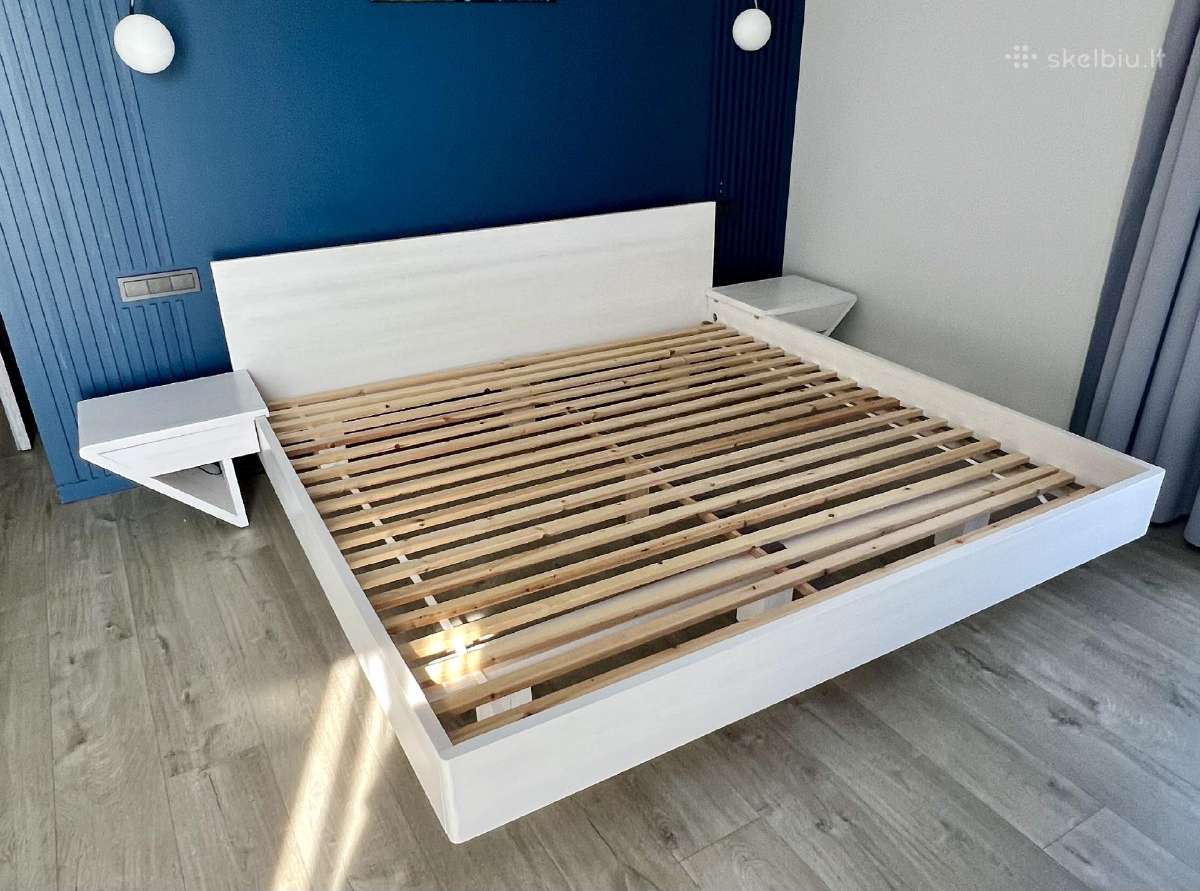 Lovos rėmas 200 x 200 cm su spintelėmis