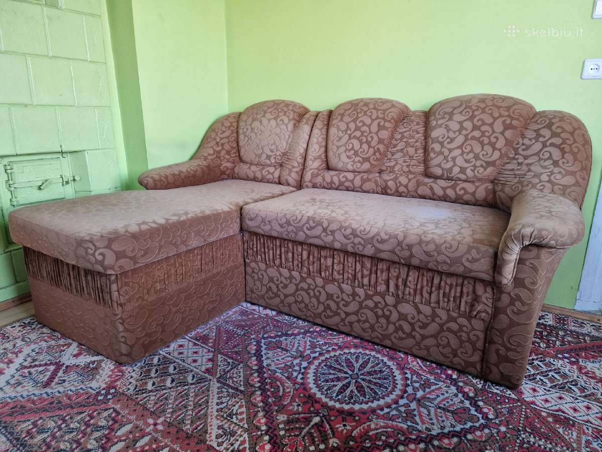 Parduodamas geros būklės kampas