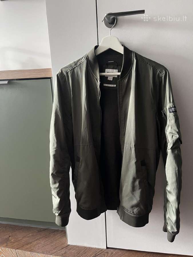 Puiki Pull & Bear Striukė