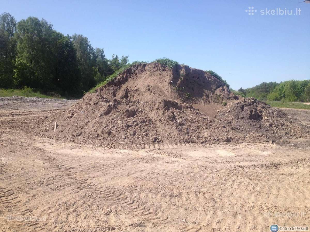 Priimu didelį kiekį zemes. Be statybinių šiukšlių.