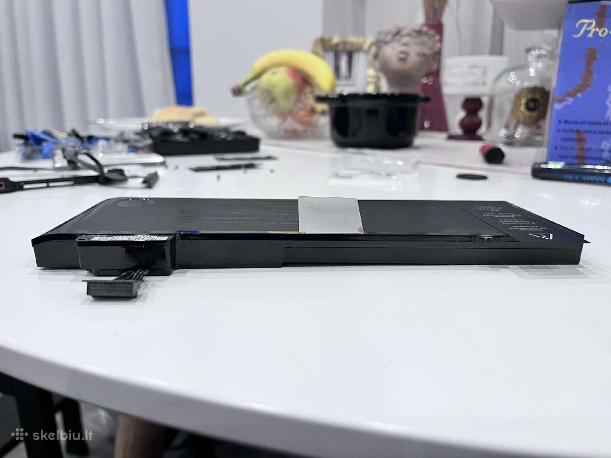 Apple MacBook Pro dalimis - nuotraukos Nr. 2