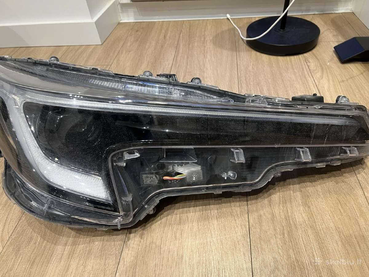 Toyota Corolla 2023 priekinis žibintas