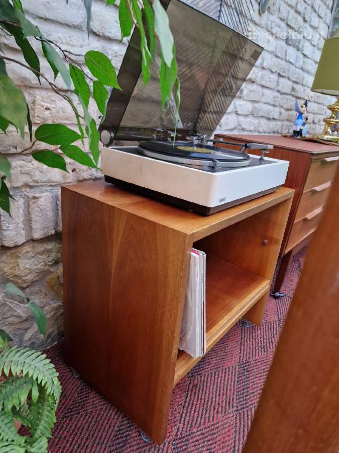 Vintažinis mid century riešuto patefono staliukas - nuotraukos Nr. 32