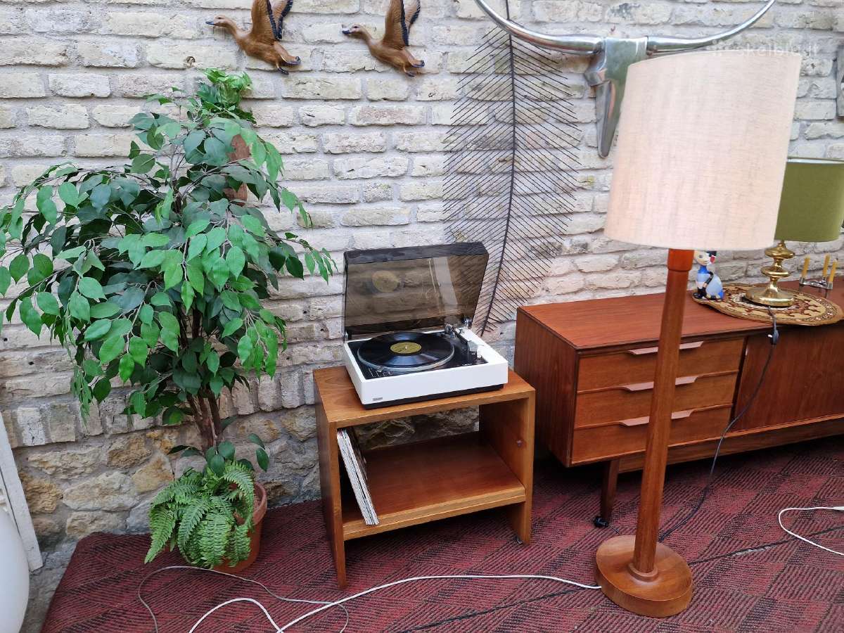 Vintažinis mid century riešuto patefono staliukas - nuotraukos Nr. 34