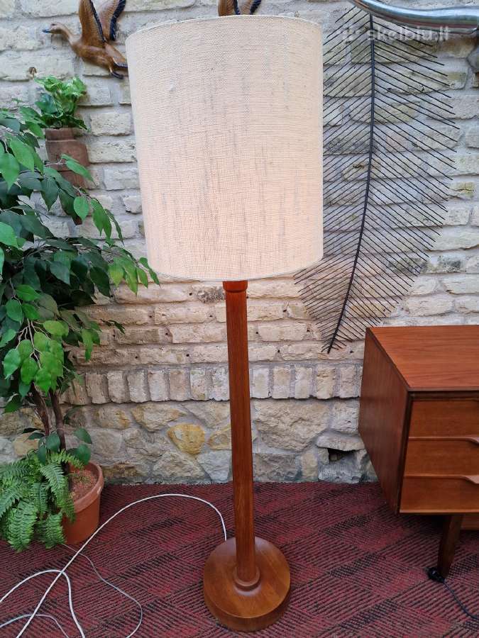 Vintažinis mid century tikmedžio toršeras
