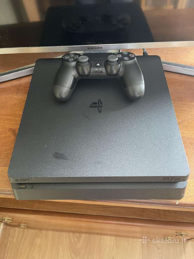 Playstation 4 zaidimu konsole
