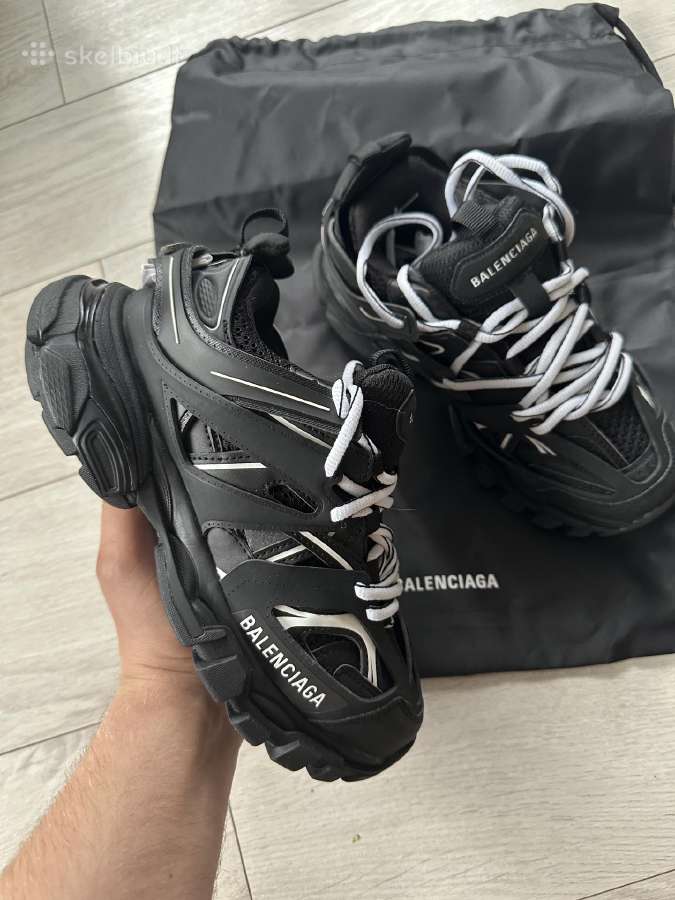 Balenciaga track