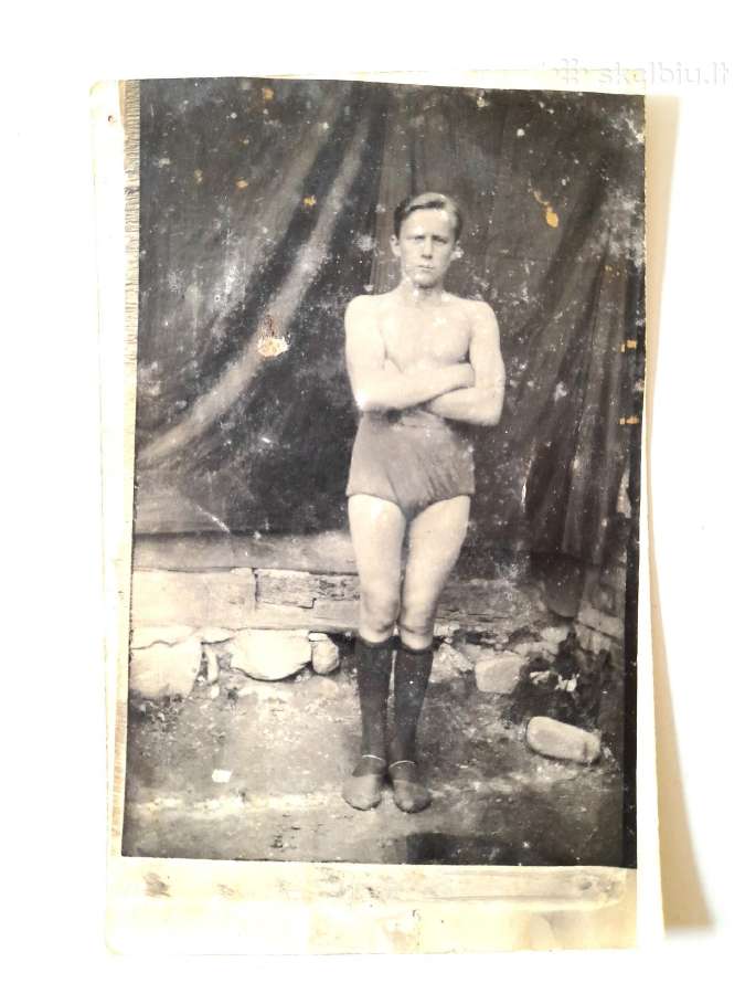 Prieškario sportininkas /Tauragė/