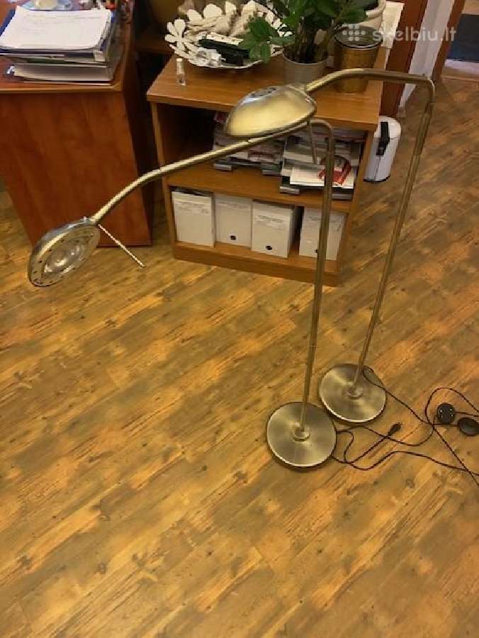Šviestuvas pastatomas