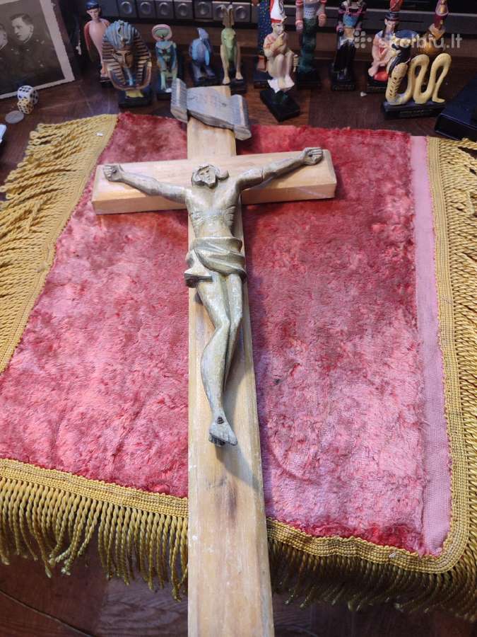 Religija senas medinis kryžius
