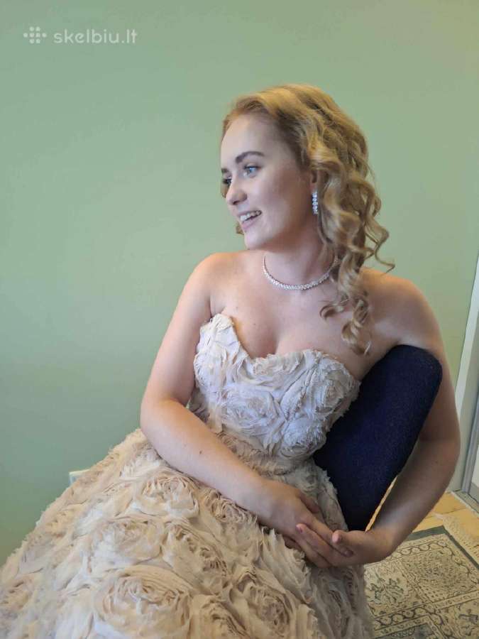 Dizainerio šventinė suknelė